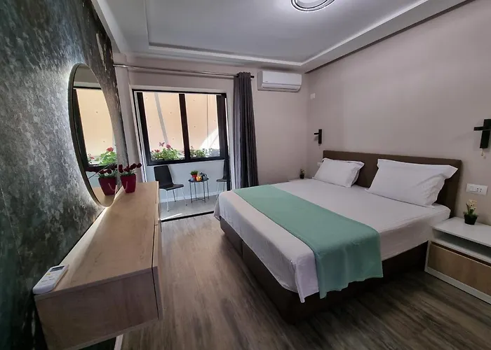Lovely New Near Tirana's Artificial アパート *