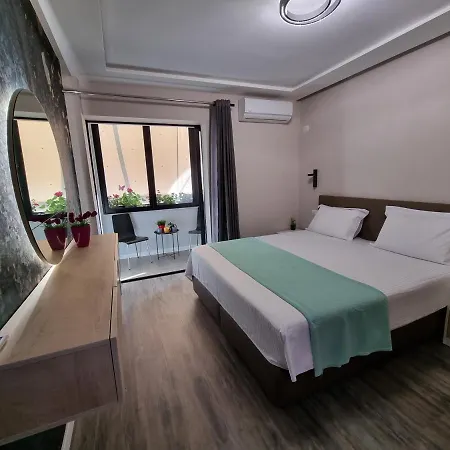 Lovely New Near Tirana's Artificial Apartamento *